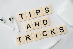 Kostki scrable układające się w napis tips and tricks